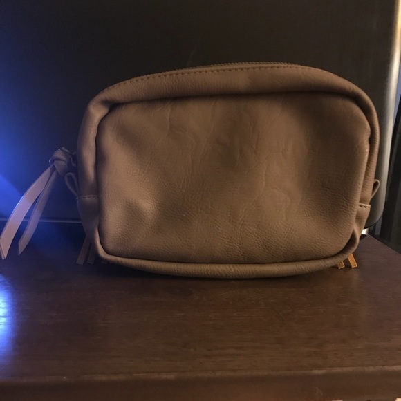 👛Makeup/clutch with zipper top.👛 - Picture 2 of 3